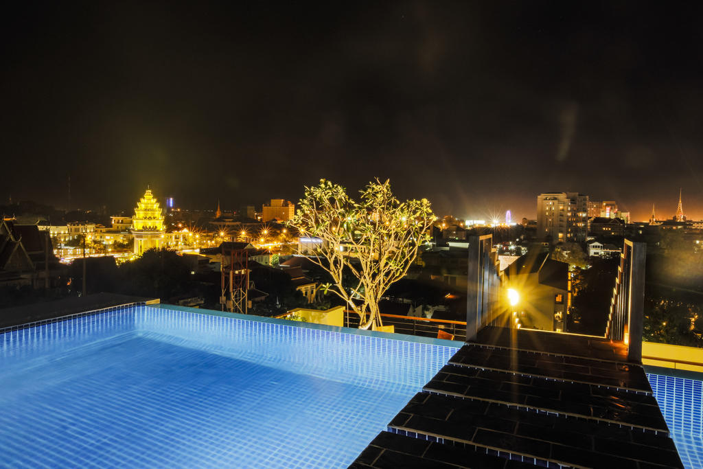 Patio Hotel & Urban Resort Phnom Penh Exteriör bild